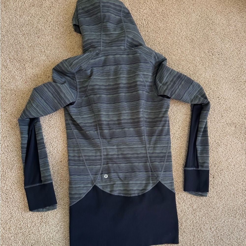 Lululemon Athletica hooded zip up size 6 - Picture 7 of 8